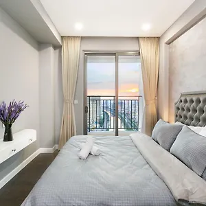 2brs View Free Infinity Pool In The Heart Hcm Apartment